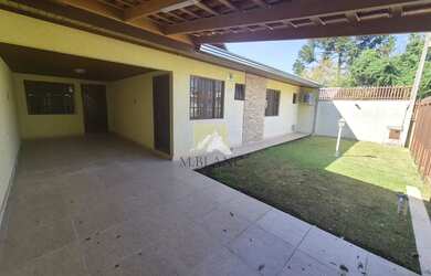 Imagem: A casa possui 3 Dormitórios, 3 Banheiros, 2 Vagas na garagem