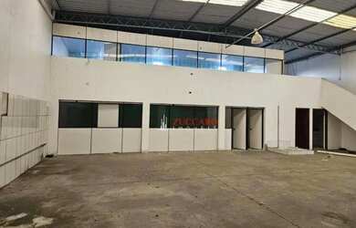 Imagem: O depósito possui 5 Vagas na garagem, 350m² de Área e está