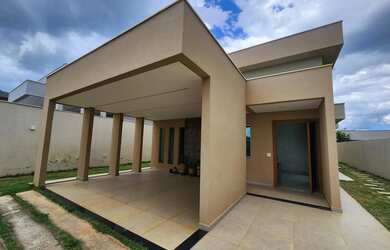 Imagem: A casa em condomínio possui 4 Dormitórios, 5 Banheiros, 2