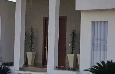 Imagem: A casa em condomínio possui 3 Dormitórios, 3 Banheiros, 3