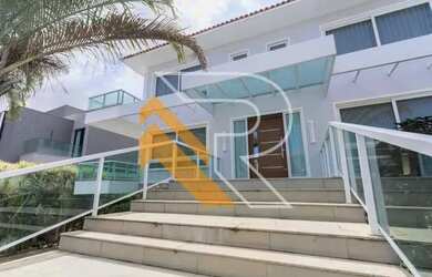 Imagem: A casa possui 4 Dormitórios, 5 Banheiros, 5 Vagas na garagem