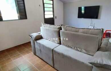 Imagem: A casa possui 2 Dormitórios, 1 Banheiro, 3 Vagas na garagem