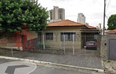 Imagem: A casa possui 2 Dormitórios, 2 Banheiros, 2 Vagas na garagem