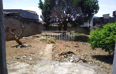 Imagem: O terreno possui 327m² de Área e está localizado em Campo