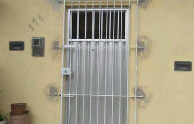 Imagem: A casa possui 2 Dormitórios, 1 Banheiro e está localizado