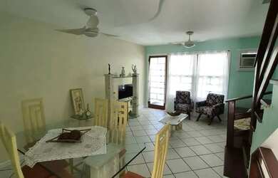 Imagem: A casa possui 3 Dormitórios, 5 Banheiros, 2 Vagas na garagem