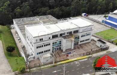 Imagem: O depósito possui 5 Vagas na garagem, 5.712m² de Área e