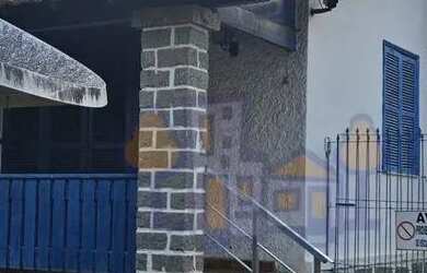 Imagem: A casa possui 3 Dormitórios, 1 Banheiro, 4 Vagas na garagem