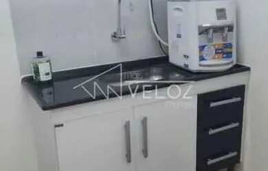 Imagem: O depósito possui 2 Vagas na garagem, 27m² de Área e está