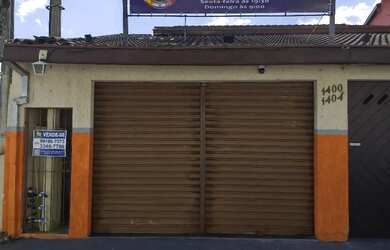 Imagem: O depósito possui 1 Vaga na garagem, 130m² de Área e está