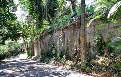 Imagem: O terreno possui 1.100m² de Área e está localizado em Itanhangá