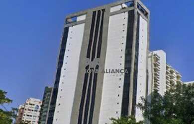 Imagem: O depósito possui 4 Vagas na garagem e 140m² de Área e está