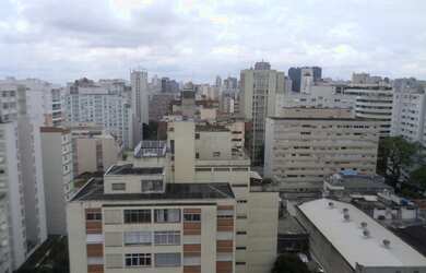 Imagem: O apartamento possui 1 Dormitório, 2 Banheiros, 1 Vaga na garagem