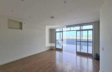 Imagem: O apartamento na cobertura possui 4 Dormitórios, 2 Banheiros