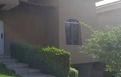 Imagem: A casa possui 5 Dormitórios, 5 Banheiros, 3 Vagas na garagem