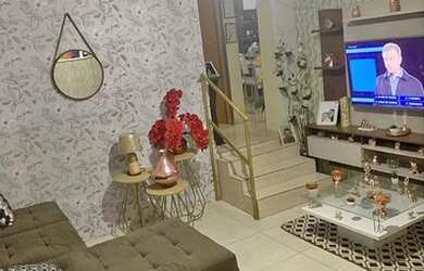 Imagem: A casa possui 2 Dormitórios, 1 Banheiro, 1 Vaga na garagem