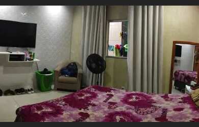 Imagem: A casa possui 1 Dormitório, 1 Banheiro, 4 Vagas na garagem