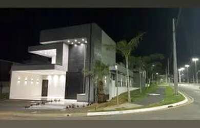 Imagem: A casa em condomínio possui 3 Dormitórios, 4 Banheiros, 2