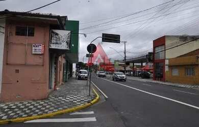 Imagem: A casa possui 1 Banheiro e 329m² de Área e está localizado