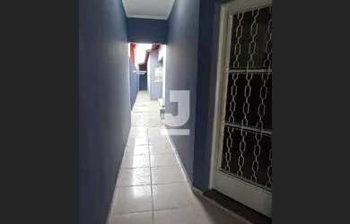 Imagem: A casa possui 2 Dormitórios, 1 Banheiro, 2 Vagas na garagem