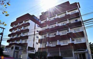 Imagem: A kitnet possui 1 Dormitório, 1 Banheiro, 1 Vaga na garagem