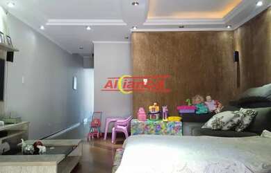 Imagem: A casa possui 3 Dormitórios, 3 Banheiros, 2 Vagas na garagem