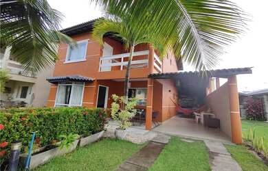 Imagem: A casa possui 4 Dormitórios, 3 Banheiros, 4 Vagas na garagem