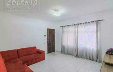 Imagem: A casa possui 3 Dormitórios, 1 Banheiro, 2 Vagas na garagem