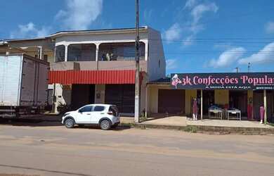 Imagem: A casa possui 3 Dormitórios, 4 Banheiros, 2 Vagas na garagem