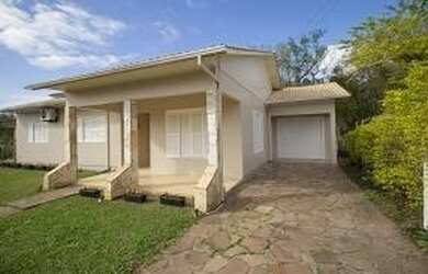 Imagem: A casa possui 2 Dormitórios e está localizado em Centro