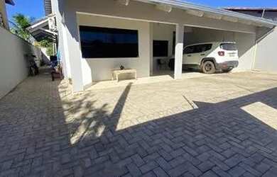 Imagem: A casa possui 3 Dormitórios, 2 Banheiros, 133m² de Área