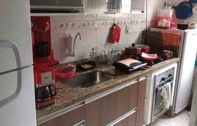 Imagem: O apartamento possui 2 Dormitórios, 1 Banheiro, 1 Vaga na garagem