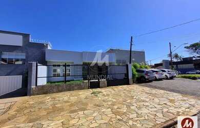 Imagem: O depósito possui 4 Vagas na garagem, 215m² de Área e está