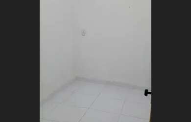 Imagem: A casa possui 2 Dormitórios, 2 Banheiros e está localizado