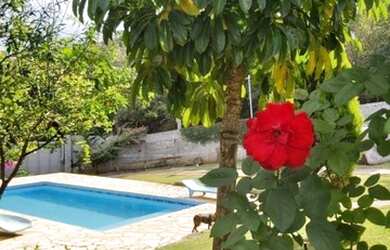 Imagem: A casa em condomínio possui 3 Dormitórios, 2 Banheiros, 2