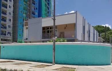 Imagem: A casa possui 5 Dormitórios, 5 Banheiros, 5 Vagas na garagem