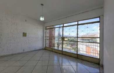 Imagem: A casa possui 5 Dormitórios, 1 Banheiro, 152m² de Área e