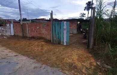 Imagem: A casa possui 1 Dormitório, 1 Banheiro, 33m² de Área e está