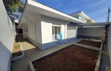 Imagem: A casa possui 3 Dormitórios, 3 Banheiros, 2 Vagas na garagem