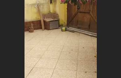 Imagem: A casa possui 2 Dormitórios, 1 Banheiro, 3 Vagas na garagem