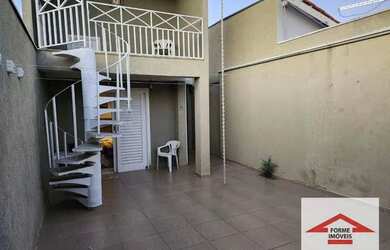 Imagem: A casa possui 2 Dormitórios, 1 Banheiro, 1 Vaga na garagem