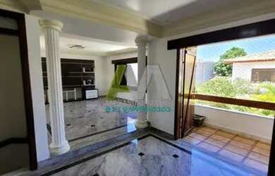 Imagem: O apartamento possui 3 Dormitórios, 1 Banheiro, 2 Vagas na