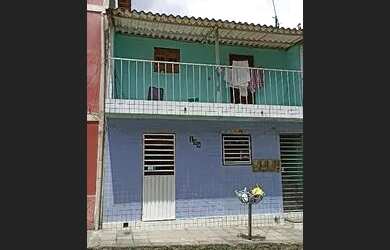 Imagem: A casa possui 5 Dormitórios, 3 Banheiros e está localizado