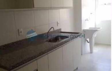 Imagem: O apartamento possui 2 Dormitórios, 1 Banheiro, 2 Vagas na