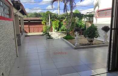 Imagem: A casa possui 1 Dormitório, 4 Banheiros, 4 Vagas na garagem