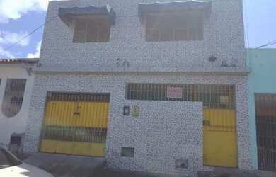 Imagem: A casa possui 3 Dormitórios, 4 Banheiros, 1 Vaga na garagem