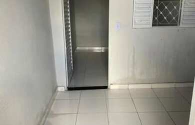 Imagem: A casa possui 1 Dormitório, 1 Banheiro e está localizado