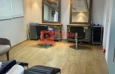 Imagem: O depósito possui 3 Vagas na garagem, 45m² de Área, Imóvel