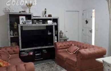 Imagem: A casa possui 3 Dormitórios, 2 Banheiros, 2 Vagas na garagem