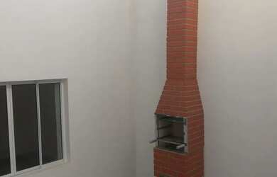 Imagem: A casa possui 2 Dormitórios, 2 Banheiros, 125m² de Área e